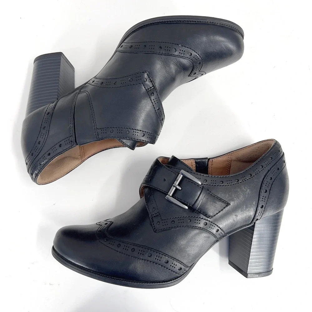 Clarks Artisan Womens Wingtip Brogue Monk Strap Heeled Black‎ Leather Booties  8
